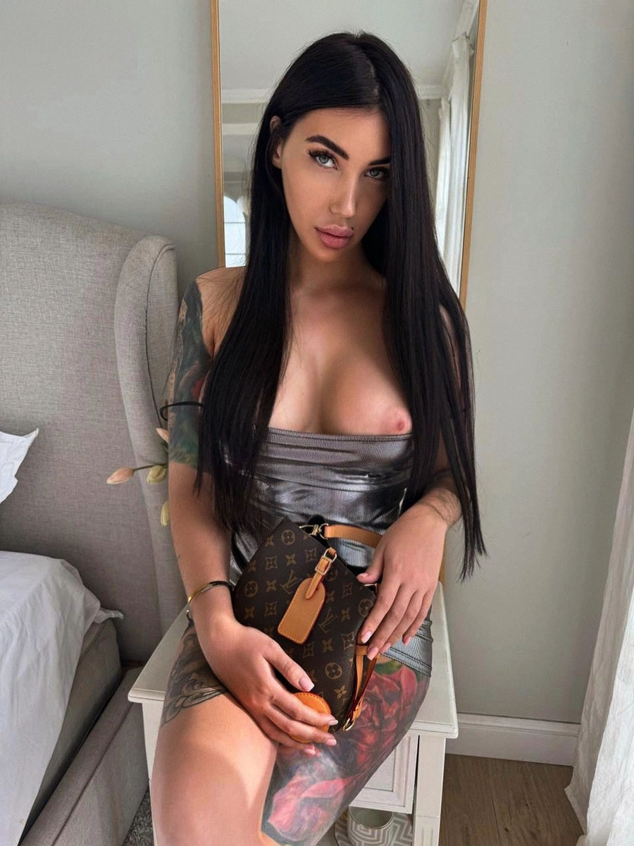 Алиса Индивидуалка Питера у метро Петроградская