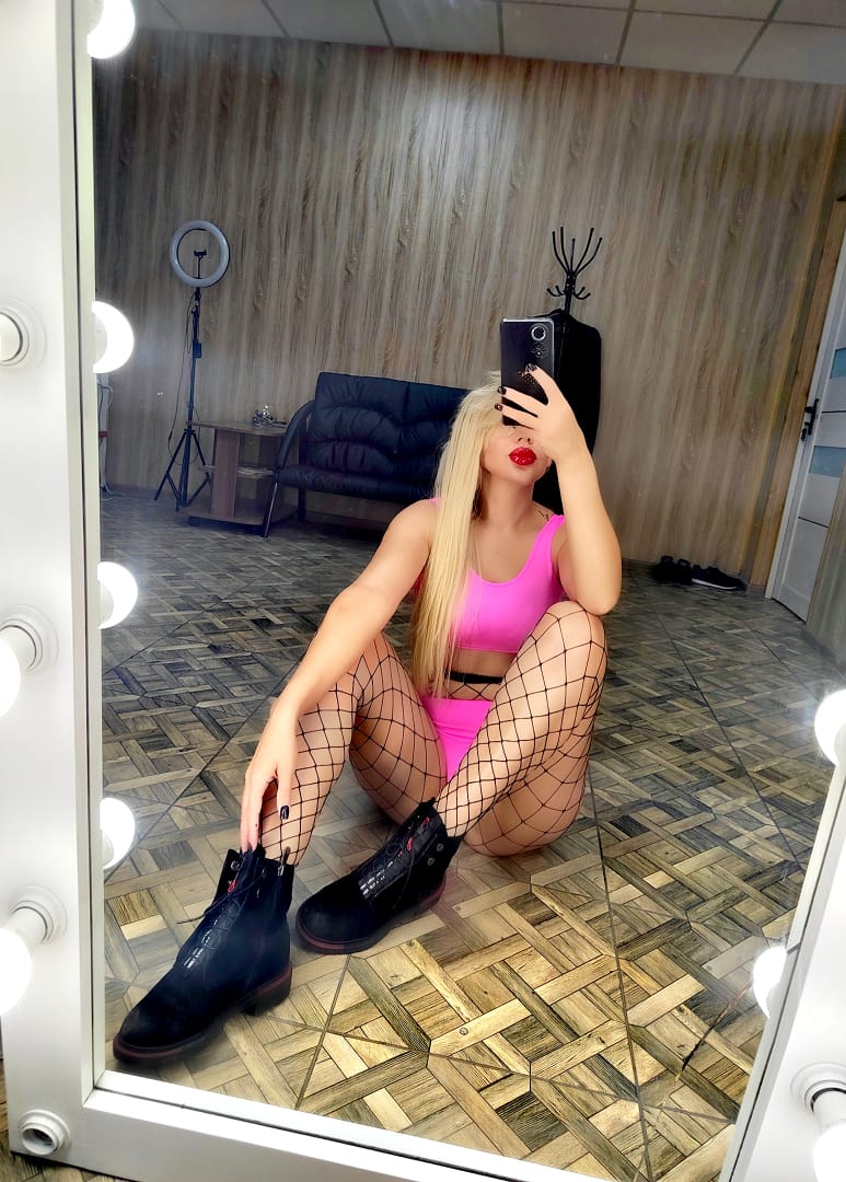 Арина Проститутка Питера у метро Владимирская