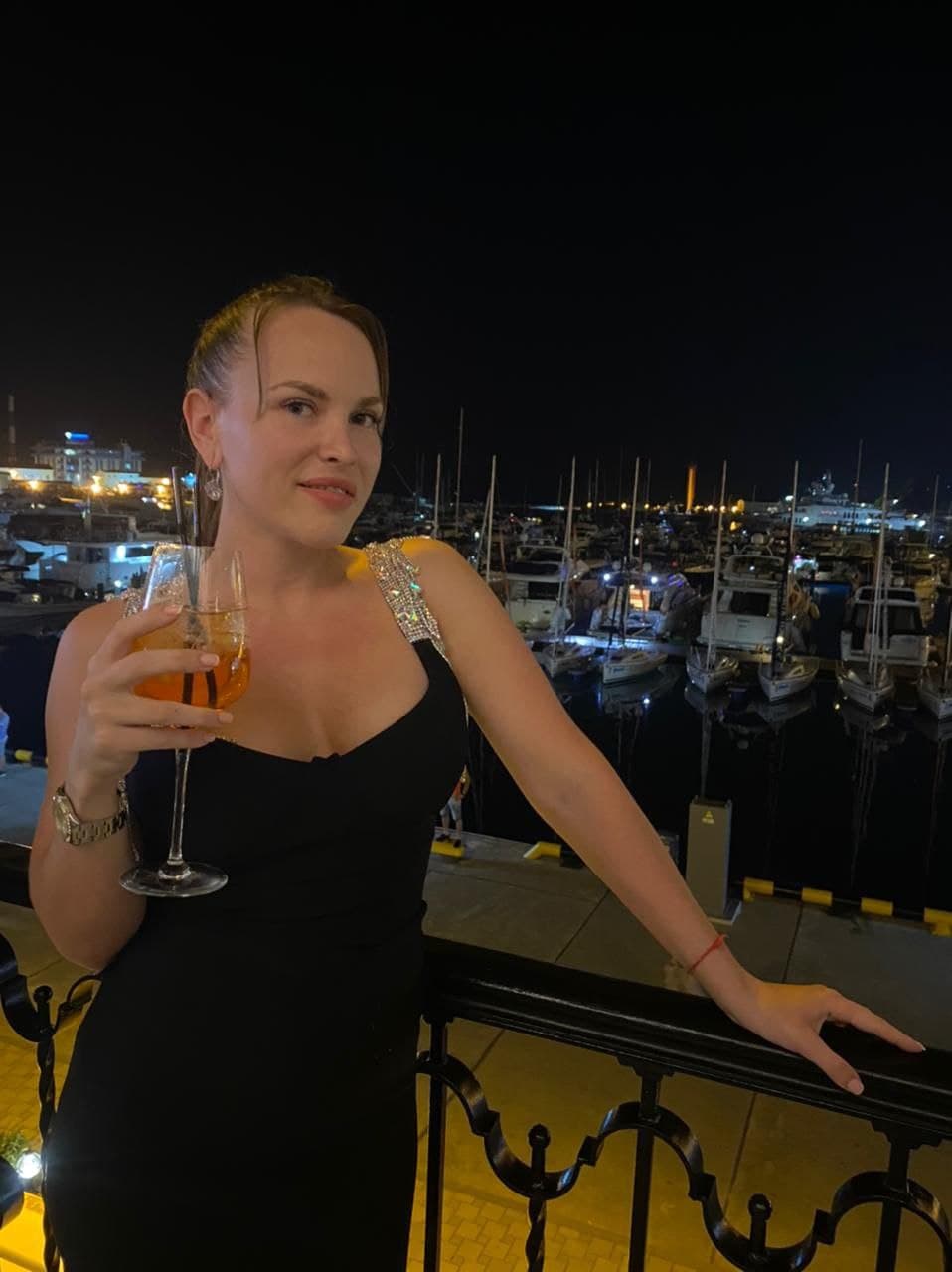 Ленок Проститутка Питера у метро Площадь Восстания